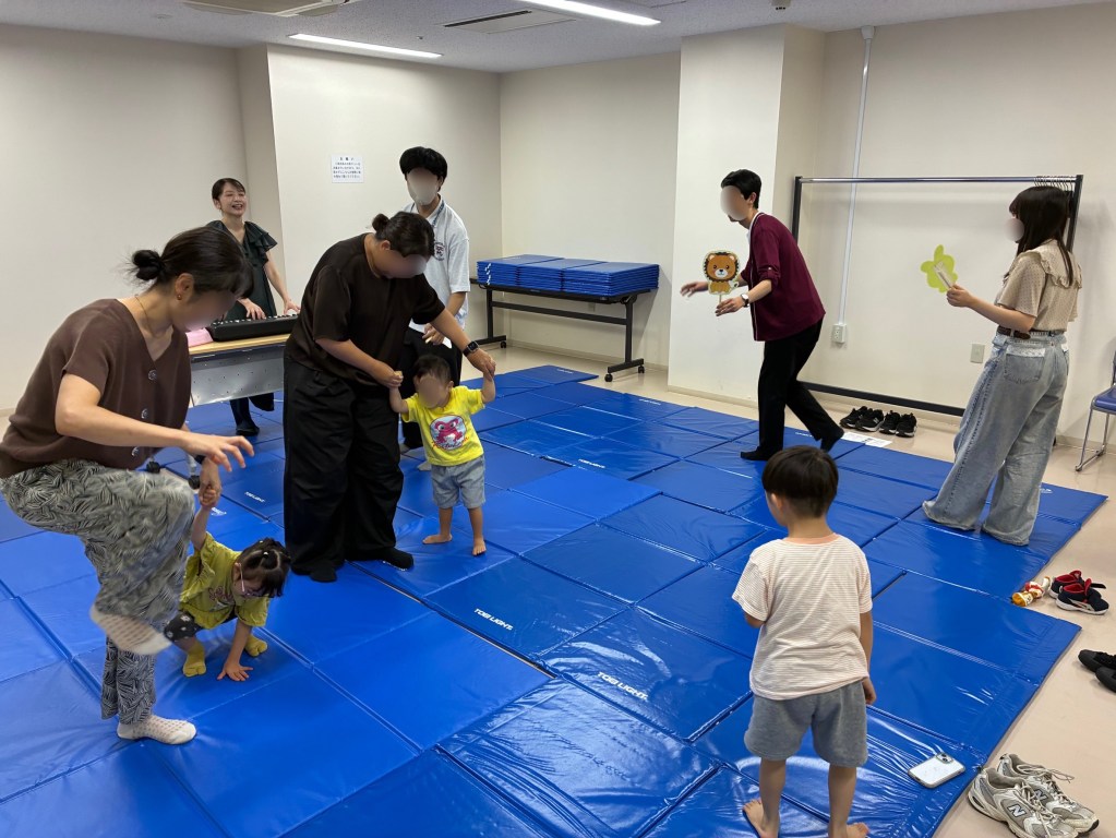8月リトミックの様子